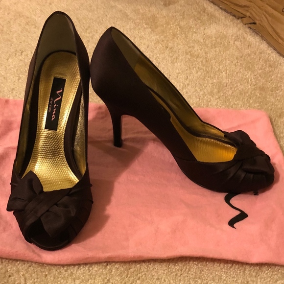 Nina Satin Bow Peep Toe Pumps | size 6 - Picture 1 of 3